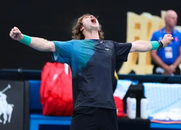 战中陷入 战中陷入